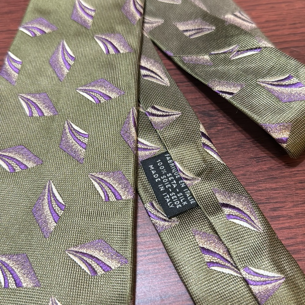 Chanel Mens Tie (Authentic) - Picture 3 of 10